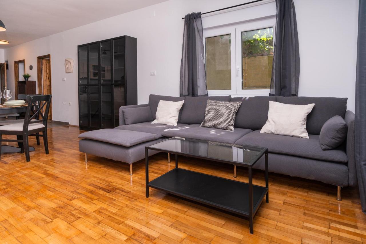 Visum Apartments Pula Exterior photo